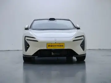 2025 Avatr 06 с пробегом 7 600 км
