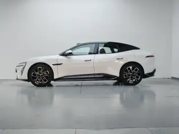 2025 Avatr 06 с пробегом 7 600 км