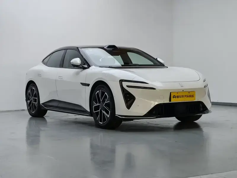 2025 Avatr 06 с пробегом 7 600 км