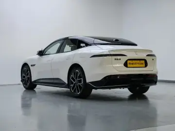 2025 Avatr 06 с пробегом 7 600 км