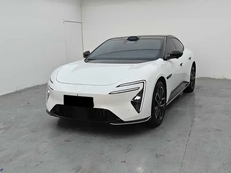 2025 Avatr 06 с пробегом 15 000 км
