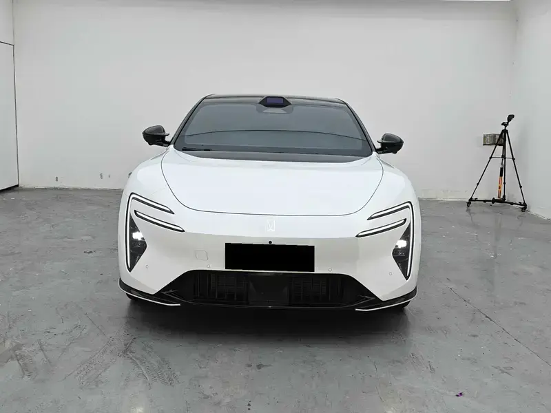 2025 Avatr 06 с пробегом 15 000 км