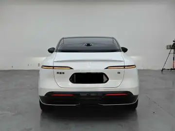 2025 Avatr 06 с пробегом 15 000 км
