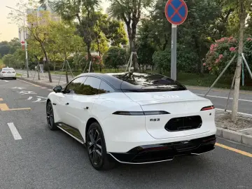 2025 Avatr 06 с пробегом 24 000 км