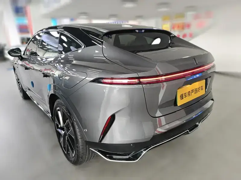 2024 Avatr 11 с пробегом 26 900 км