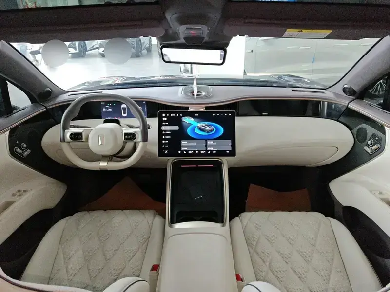 2024 Avatr 11 с пробегом 26 900 км