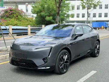 2025 Avatr 11 с пробегом 200 км