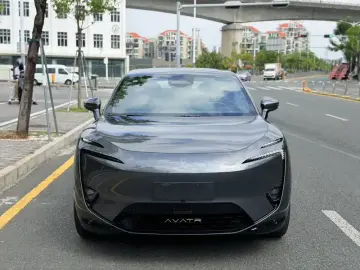 2025 Avatr 11 с пробегом 200 км