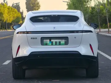2025 Avatr 11 с пробегом 17 000 км