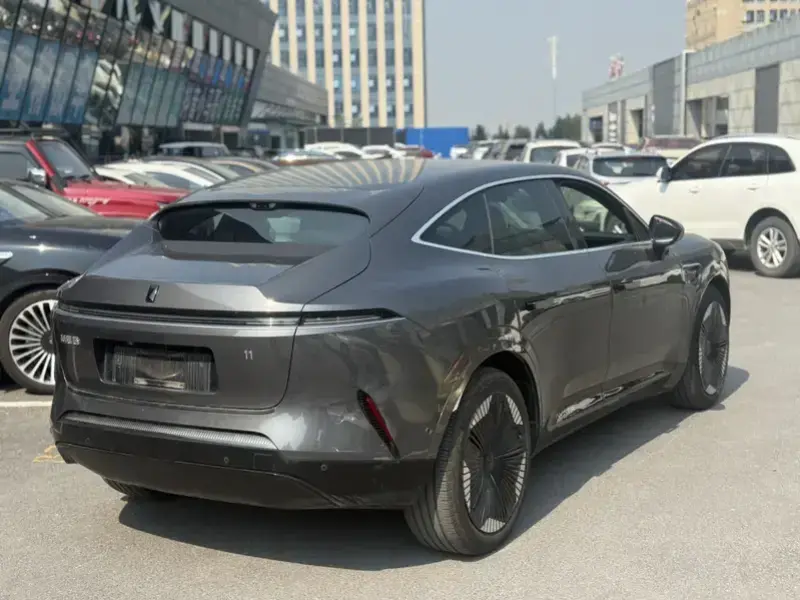2023 Avatr 11 с пробегом 27 000 км