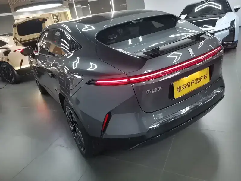 2025 Avatr 11 с пробегом 21 500 км