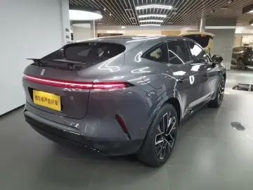 2025 Avatr 11 с пробегом 21 500 км