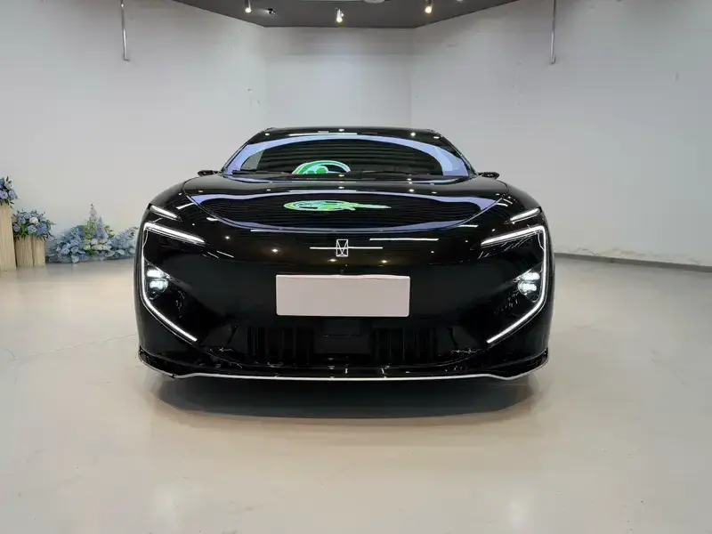 2024 Avatr 12 с пробегом 24 000 км
