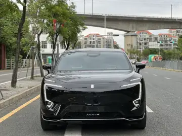 2023 Avatr 11 с пробегом 13 000 км