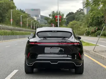 2023 Avatr 11 с пробегом 13 000 км