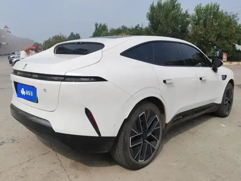 2023 Avatr 11 с пробегом 49 000 км