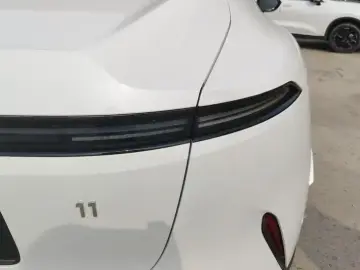 2023 Avatr 11 с пробегом 49 000 км