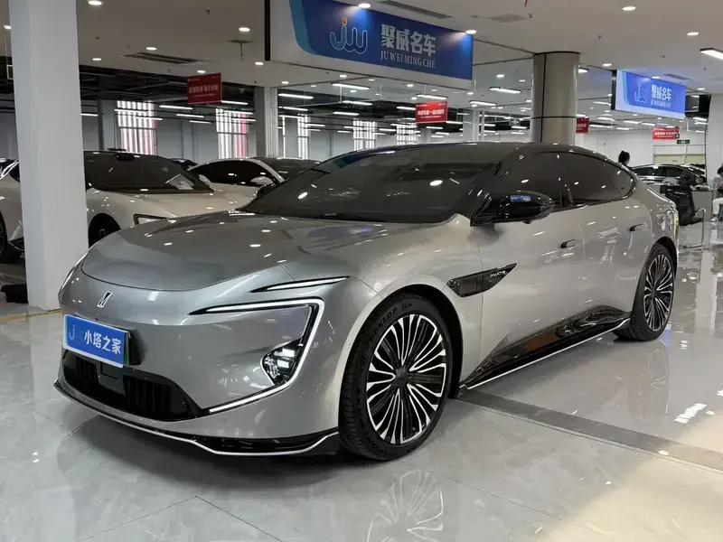 2026 Avatr 12 с пробегом 11 000 км