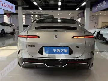2026 Avatr 12 с пробегом 11 000 км
