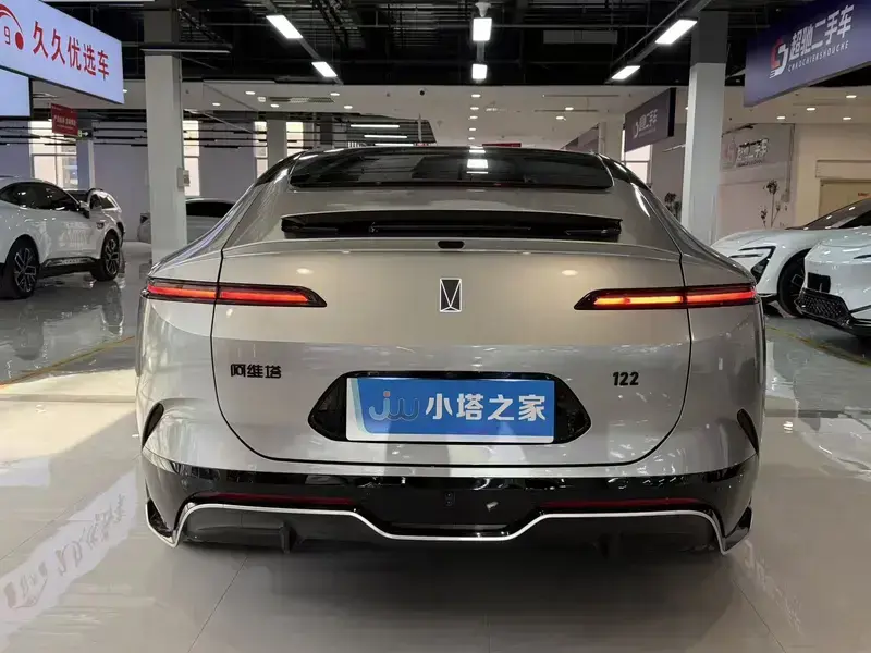 2026 Avatr 12 с пробегом 11 000 км