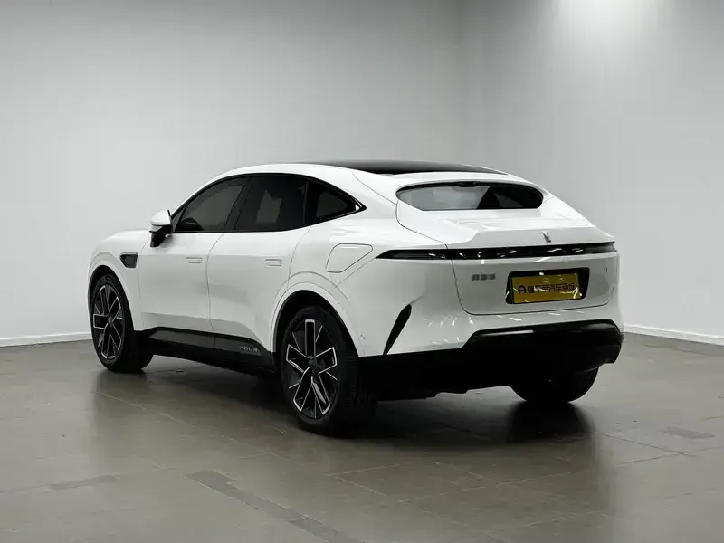 2025 Avatr 11 с пробегом 8 100 км