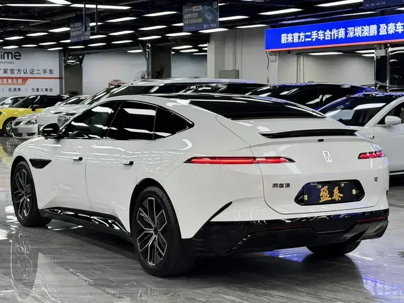 2024 Avatr 12 с пробегом 35 000 км