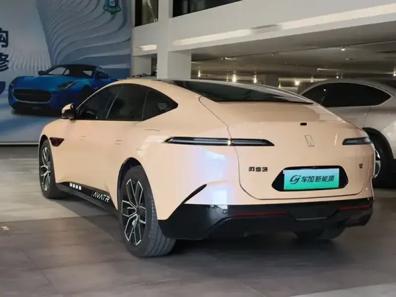 2024 Avatr 12 с пробегом 13 600 км