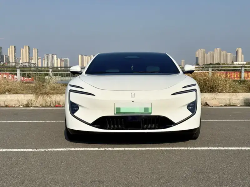 2024 Avatr 12 с пробегом 15 000 км