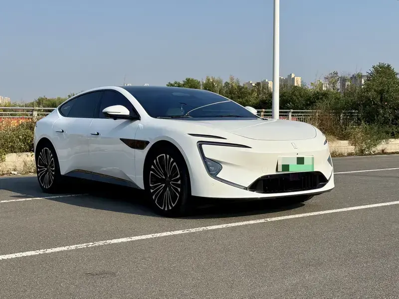 2024 Avatr 12 с пробегом 15 000 км