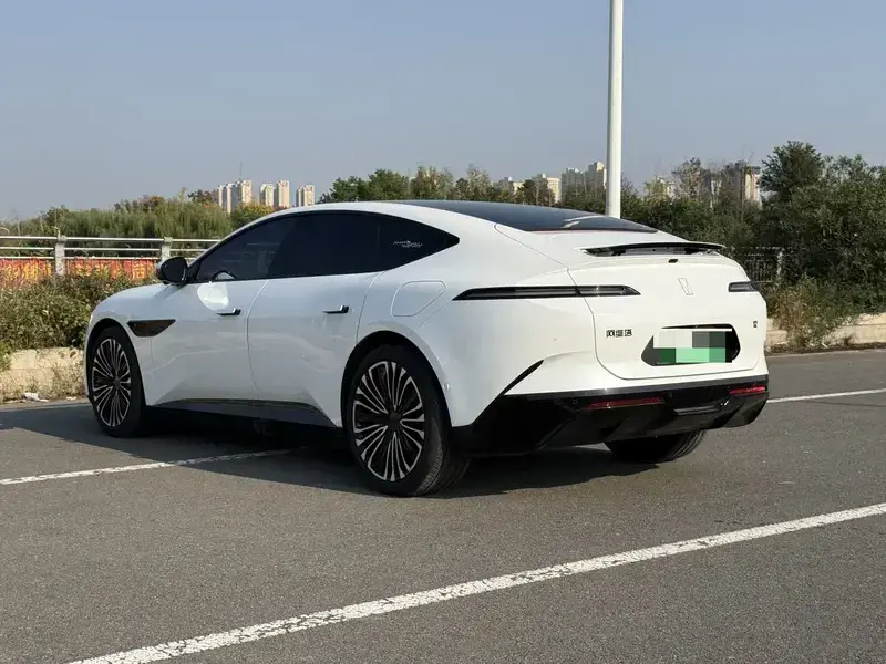 2024 Avatr 12 с пробегом 15 000 км