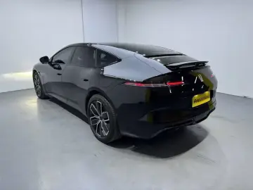 2025 Avatr 12 с пробегом 40 500 км