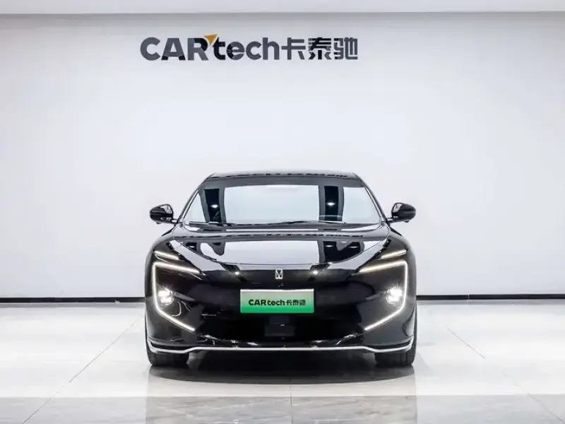 2025 Avatr 12 с пробегом 12 700 км