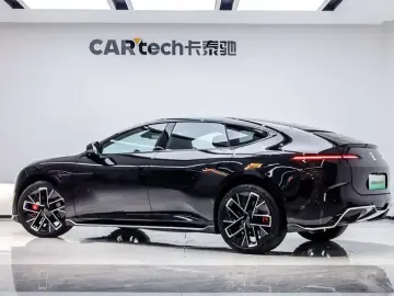 2025 Avatr 12 с пробегом 12 700 км