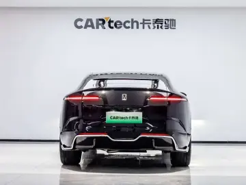 2025 Avatr 12 с пробегом 12 700 км