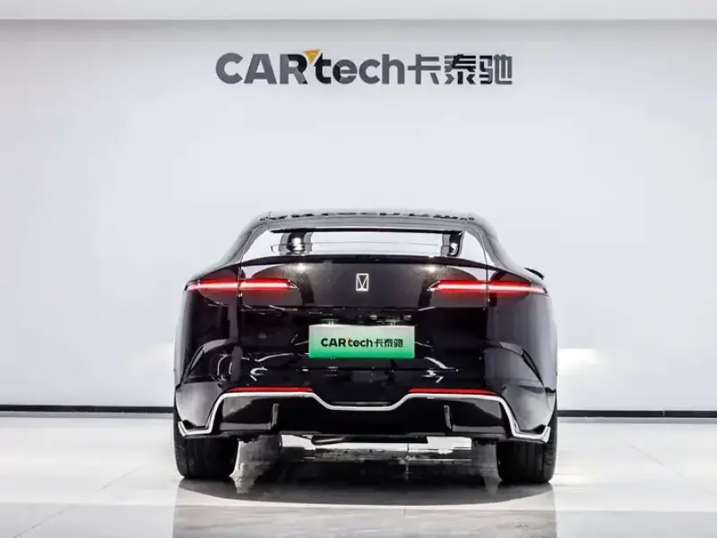 2025 Avatr 12 с пробегом 12 700 км