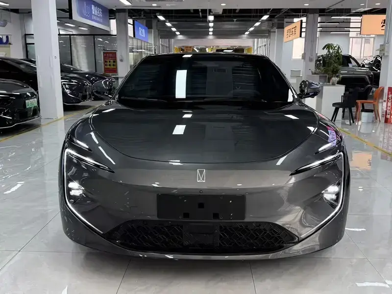 2025 Avatr 12 с пробегом 25 000 км
