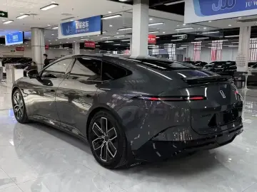 2025 Avatr 12 с пробегом 25 000 км