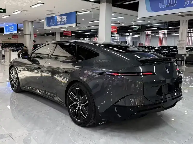 2025 Avatr 12 с пробегом 25 000 км