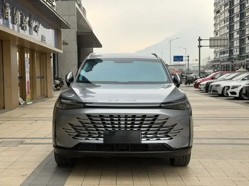 2023 BAIC X7 с пробегом 18 000 км