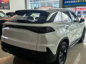2025 BAIC X7 с пробегом 100 км