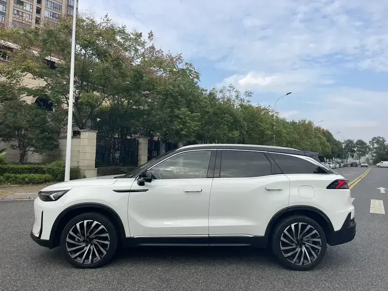 2023 BAIC X7 с пробегом 48 000 км