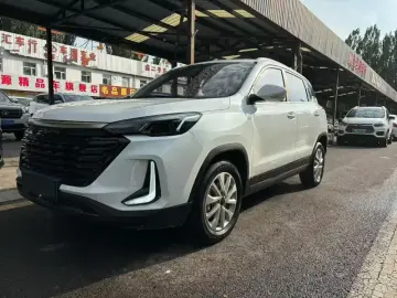 BAIC X3