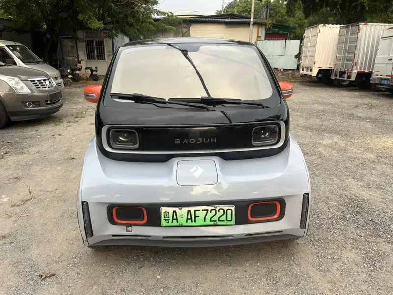 2022 Baojun Kiwi EV с пробегом 72 000 км