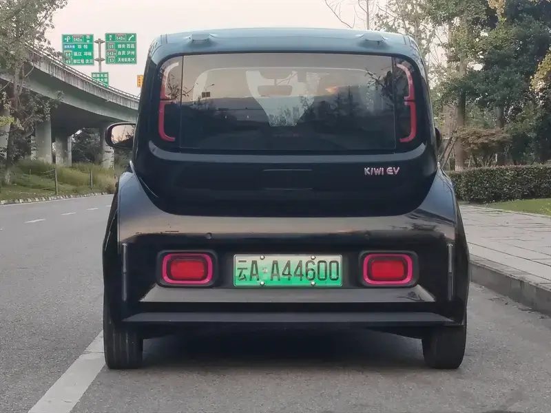 2021 Baojun Kiwi EV с пробегом 50 000 км