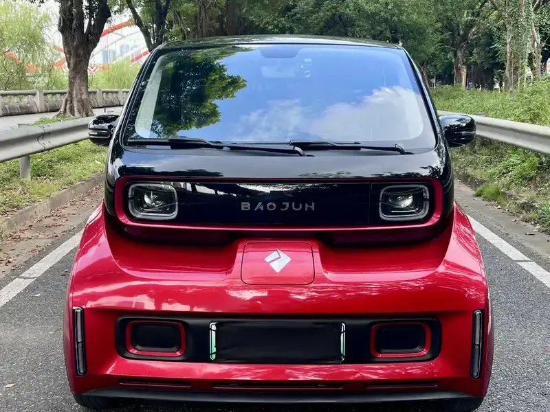 2020 Baojun E300 с пробегом 25 000 км