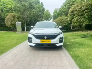 2020 Baojun RC-5 с пробегом 13 000 км