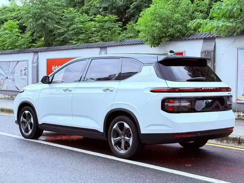 2019 Baojun RM-5 с пробегом 82 000 км