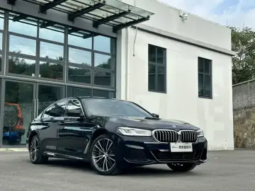 2023 BMW 5 серии с пробегом 48 000 км