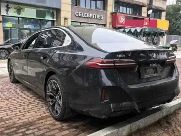 2025 BMW 5 серии с пробегом 31 000 км