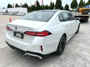2025 BMW 5 серии с пробегом 11 000 км